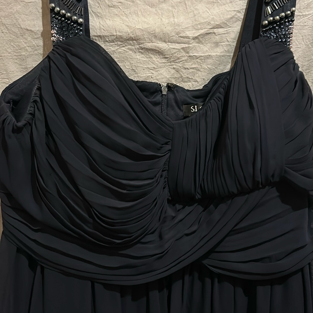 Tea length formal dress
